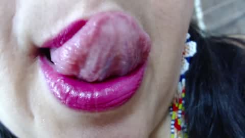 Snapshot of kerly_doll chatting on 01/18/25, 06:21 K E R L Y online show from 01/18/25, 06:21