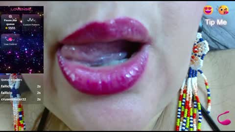 Snapshot of kerly_doll chatting on 02/03/25, 09:39 K E R L Y online show from 02/03/25, 09:39
