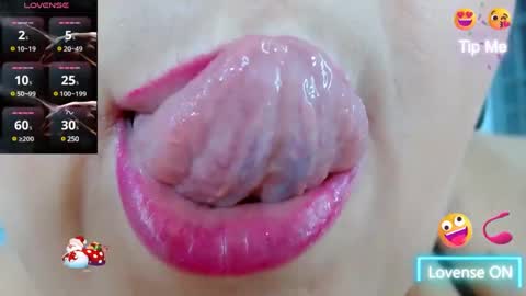 Snapshot of kerly_doll chatting on 02/12/25, 05:05 K E R L Y online show from 02/12/25, 05:05