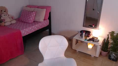 Snapshot of kesha_brooks chatting on 01/06/25, 09:54 Mia online show from 01/06/25, 09:54