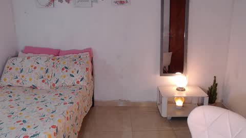 Snapshot of kesha_brooks chatting on 01/30/25, 09:25 Mia online show from 01/30/25, 09:25