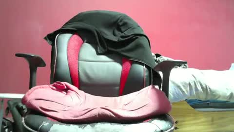 kev19922 online show from 12/27/24, 08:39