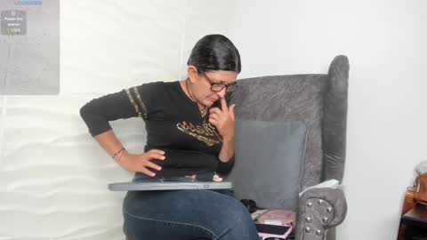 Snapshot of keyla_milf chatting on 03/07/25, 03:08 Keila Milf online show from 03/07/25, 03:08