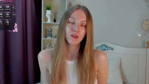 Snapshot of keylalong chatting on 01/20/25, 11:35 Hi Im Mary Glad to see you in my room PVT is open online show from 01/20/25, 11:35