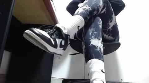 Snapshot of keylie_saenz28 chatting on 10/17/25, 08:55 online show from 10/17/25, 08:55