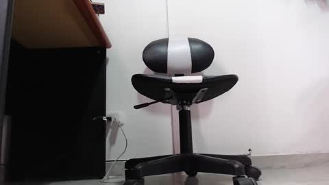 Snapshot of keylie_saenz28 chatting on 11/05/25, 03:34 online show from 11/05/25, 03:34