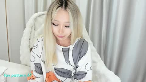 KHAESOO3 Yuna online show from 03/09/25, 11:46