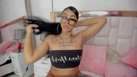 Khelany Isyy  online show from 02/10/25, 09:25