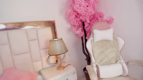 Khelany Isyy  online show from 02/11/25, 12:28