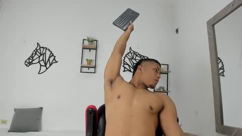 Snapshot of khen_west1 chatting on 09/19/25, 07:03 khen_west1 online show from 09/19/25, 07:03