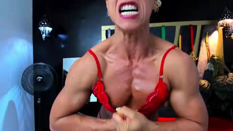 Snapshot of khloe_rossich chatting on 03/06/25, 06:26 online show from 03/06/25, 06:26