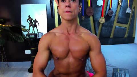 Snapshot of khloe_rossich chatting on 10/02/25, 06:37 online show from 10/02/25, 06:37