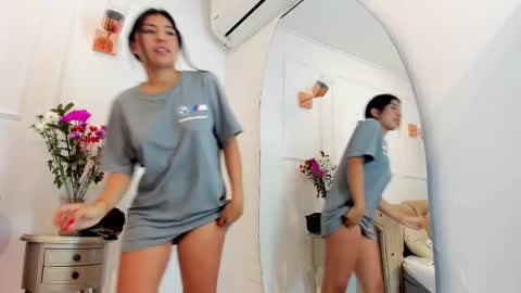 Snapshot of khloeblake chatting on 02/19/25, 04:12 Khloe online show from 02/19/25, 04:12