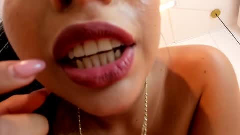 Snapshot of khloeblake chatting on 03/01/25, 09:51 Khloe online show from 03/01/25, 09:51