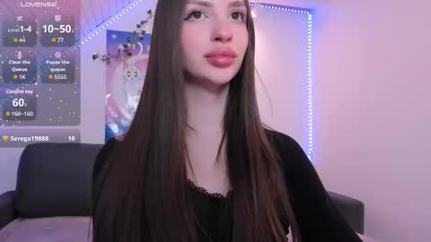 Snapshot of khloeforever chatting on 10/27/25, 10:14 khloe online show from 10/27/25, 10:14