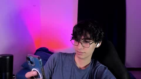 khozler_ online show from 11/16/25, 12:49