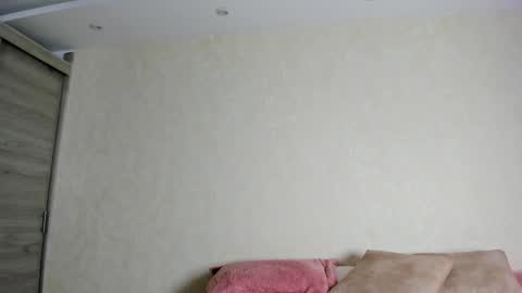 Snapshot of kiana_cream chatting on 10/09/25, 11:30 N M online show from 10/09/25, 11:30