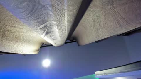 Snapshot of kiana_cream chatting on 11/12/25, 11:32 N M online show from 11/12/25, 11:32