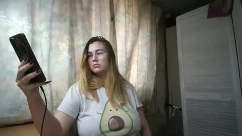 kianna_dior_ online show from 12/14/24, 11:07