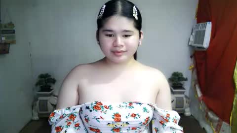 Your SweetGirl Ts online show from 09/23/25, 09:29