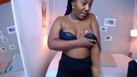 Snapshot of kiara_evanss chatting on 01/16/25, 02:30 Kiara online show from 01/16/25, 02:30