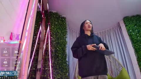 Snapshot of kiara_zahiri_ chatting on 09/17/25, 10:39 Kiara Zahiri online show from 09/17/25, 10:39