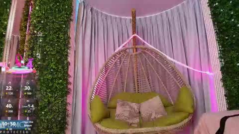 Snapshot of kiara_zahiri_ chatting on 10/02/25, 11:06 Kiara Zahiri online show from 10/02/25, 11:06