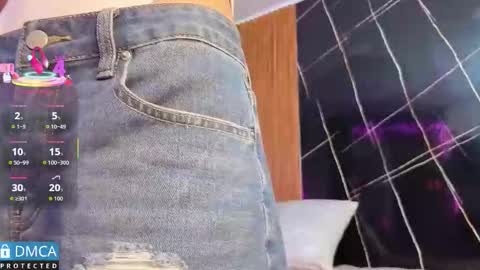 Snapshot of kiara_zahiri_ chatting on 10/03/25, 11:29 Kiara Zahiri online show from 10/03/25, 11:29