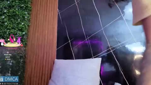 Snapshot of kiara_zahiri_ chatting on 10/10/25, 11:09 Kiara Zahiri online show from 10/10/25, 11:09