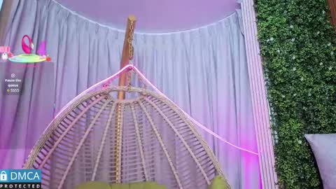 Snapshot of kiara_zahiri_ chatting on 10/11/25, 11:31 Kiara Zahiri online show from 10/11/25, 11:31