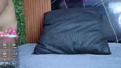 Snapshot of kiara_zahiri_ chatting on 10/28/25, 10:52 Kiara Zahiri online show from 10/28/25, 10:52