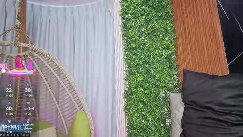 Snapshot of kiara_zahiri_ chatting on 10/30/25, 11:00 Kiara Zahiri online show from 10/30/25, 11:00