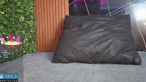 Snapshot of kiara_zahiri_ chatting on 10/31/25, 11:11 Kiara Zahiri online show from 10/31/25, 11:11