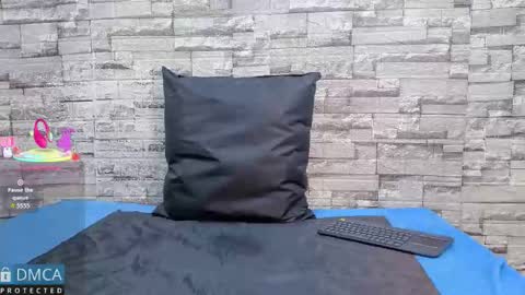 Snapshot of kiara_zahiri_ chatting on 11/19/25, 10:59 Kiara Zahiri online show from 11/19/25, 10:59