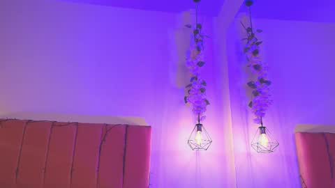 Snapshot of kiaraa88 chatting on 11/17/25, 11:27 Valery online show from 11/17/25, 11:27