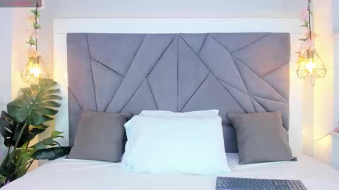 kiarha  online show from 10/22/25, 03:07