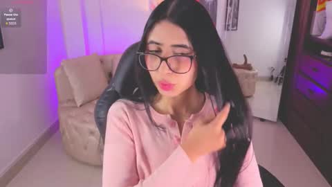 kiim__samanta online show from 11/19/25, 11:32