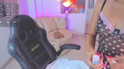 kiim__samanta online show from 11/22/25, 11:31