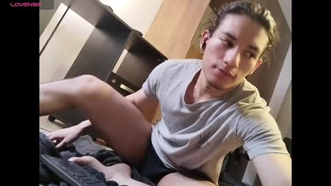 Snapshot of kikeruiz_19 chatting on 12/11/24, 04:42 kikeruiz 19 online show from 12/11/24, 04:42