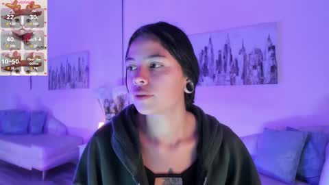 Snapshot of kiki_cams chatting on 12/05/24, 12:33 kIKI online show from 12/05/24, 12:33