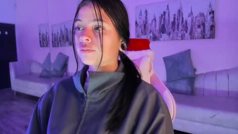 Snapshot of kiki_cams chatting on 12/31/24, 04:49 kIKI online show from 12/31/24, 04:49
