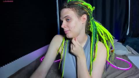 Kiki online show from 10/23/25, 10:36