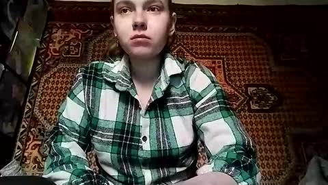 kikibang_ online show from 10/21/25, 08:04