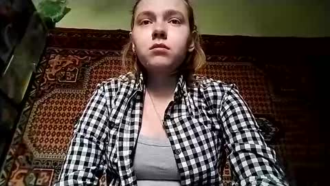 kikibang_ online show from 10/24/25, 08:33