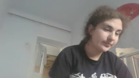 Snapshot of kikicatty chatting on 11/12/25, 01:44 Catty online show from 11/12/25, 01:44