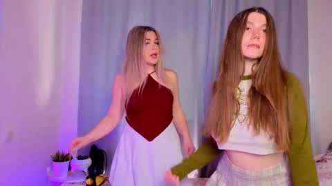 ZofiaLiya online show from 11/18/25, 07:57