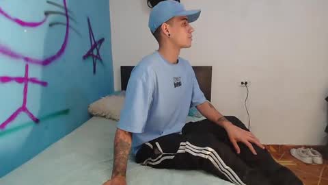 Snapshot of kilyan_ chatting on 01/05/25, 01:04 jahn online show from 01/05/25, 01:04
