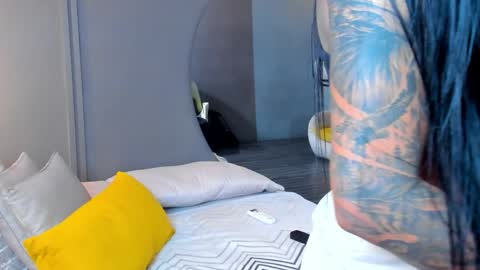 Kim online show from 12/06/24, 11:33