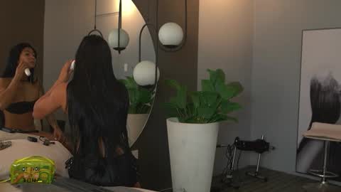 Kim online show from 10/08/25, 01:20