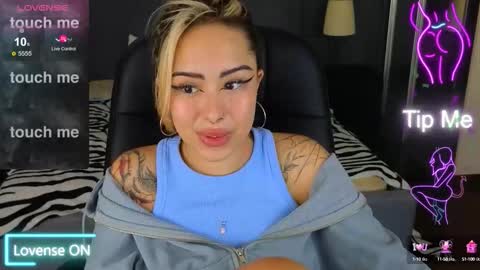 Kim online show from 10/17/25, 08:06